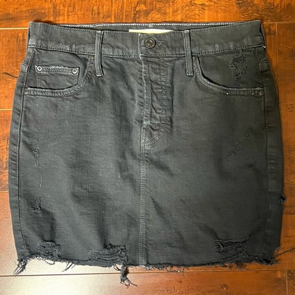 MOTHER Denim Revolve Superior The Vagabond Mini Fray Black Jean Skirt Size 24 - Picture 2 of 10